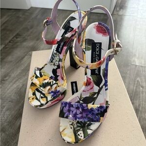 Dolce & Gabbana Floral Platform Heels Size 8 new with box